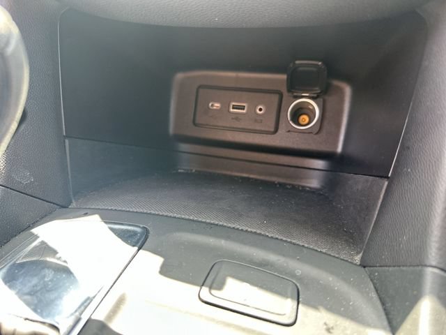 Used 2024 Chevrolet Equinox LT w/ LPO, Floor Liner Package FWD image 40