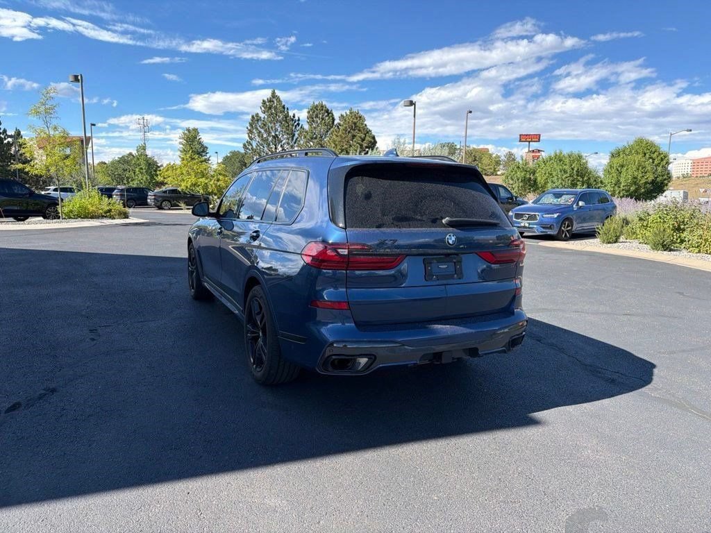 Used 2021 BMW X7 xDrive40i w/ M Sport Package AWD/4WD image 3