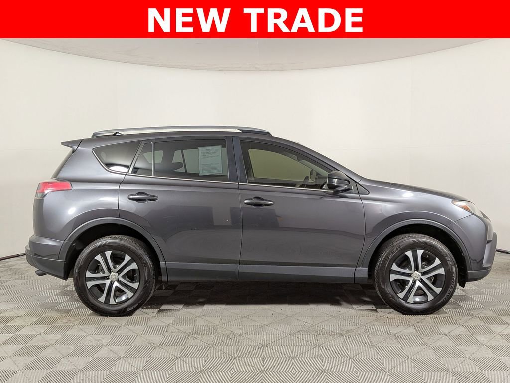Used 2018 Toyota RAV4 LE FWD image 2