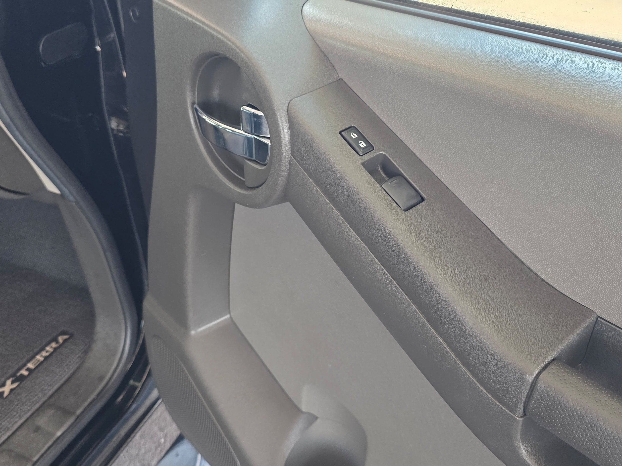 Used 2011 Nissan Xterra S RWD image 19