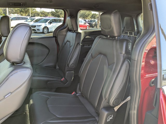 New 2026 Chrysler Voyager LX FWD image 14