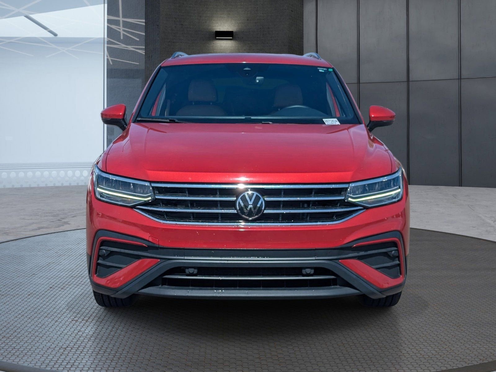 Used 2024 Volkswagen Tiguan SE FWD image 9