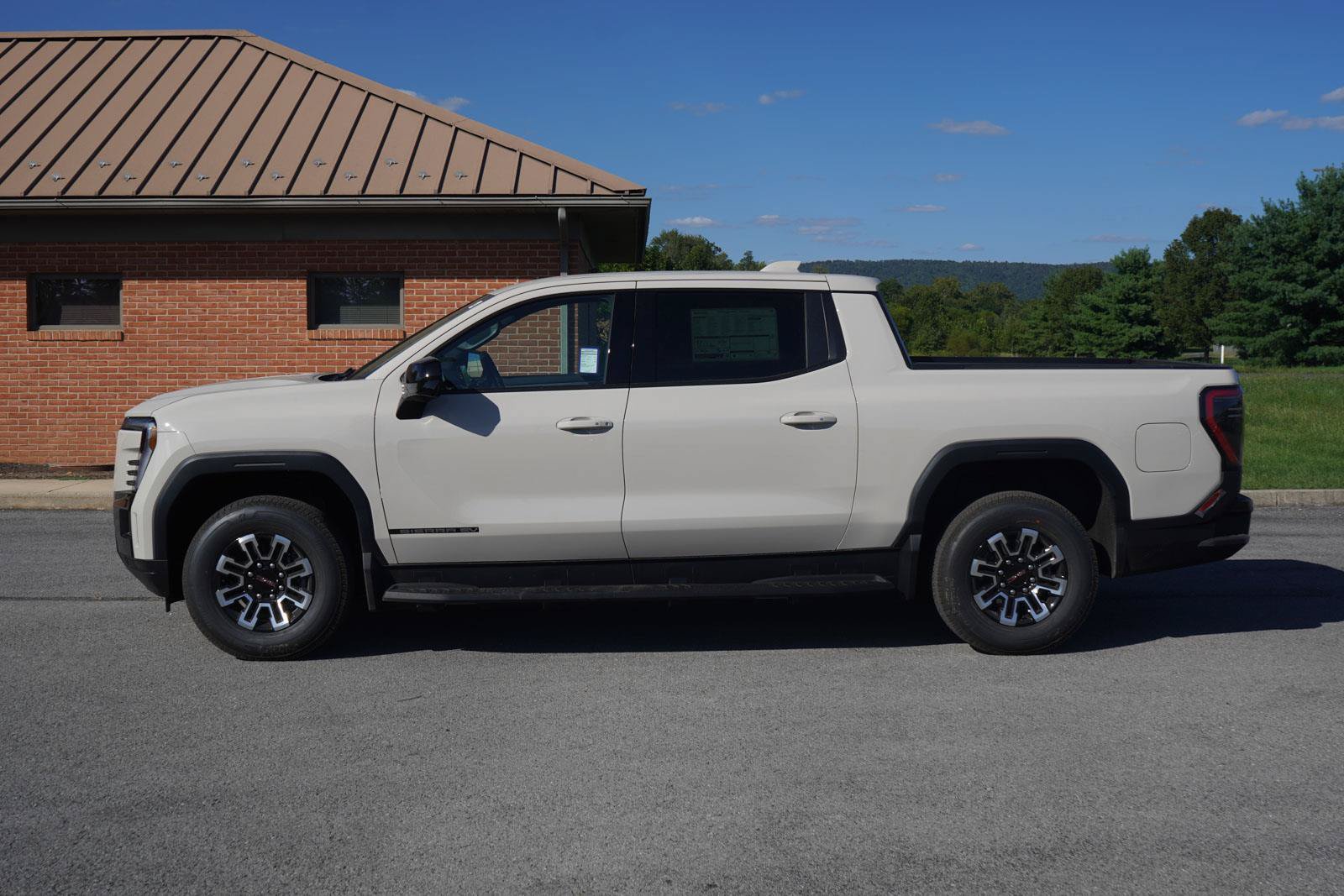 New 2026 GMC Sierra EV Elevation AWD/4WD image 9
