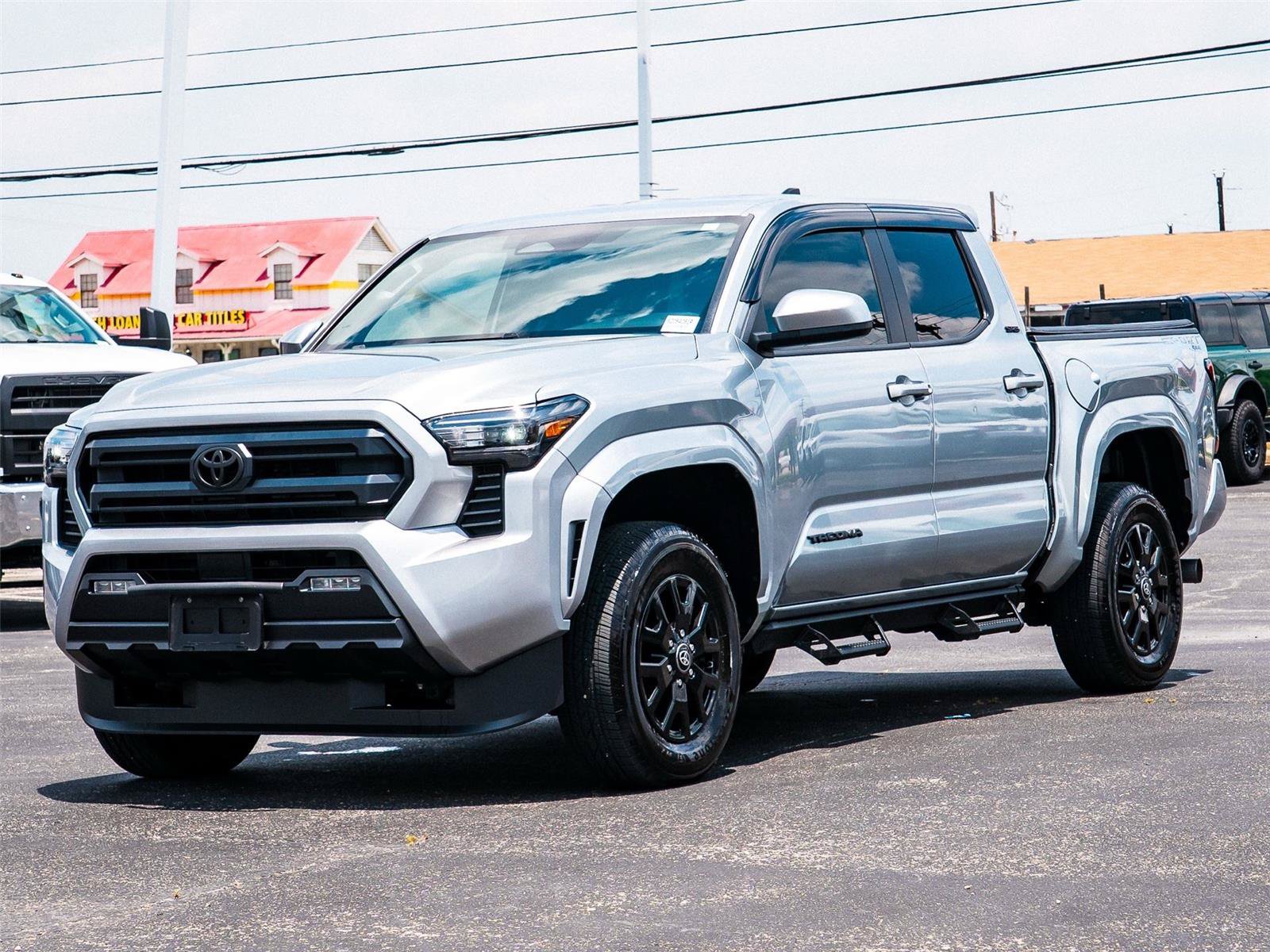 Used 2025 Toyota Tacoma SR5 AWD/4WD image 7