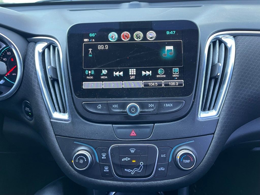 Used 2018 Chevrolet Malibu LT w/ Redline Edition image 8