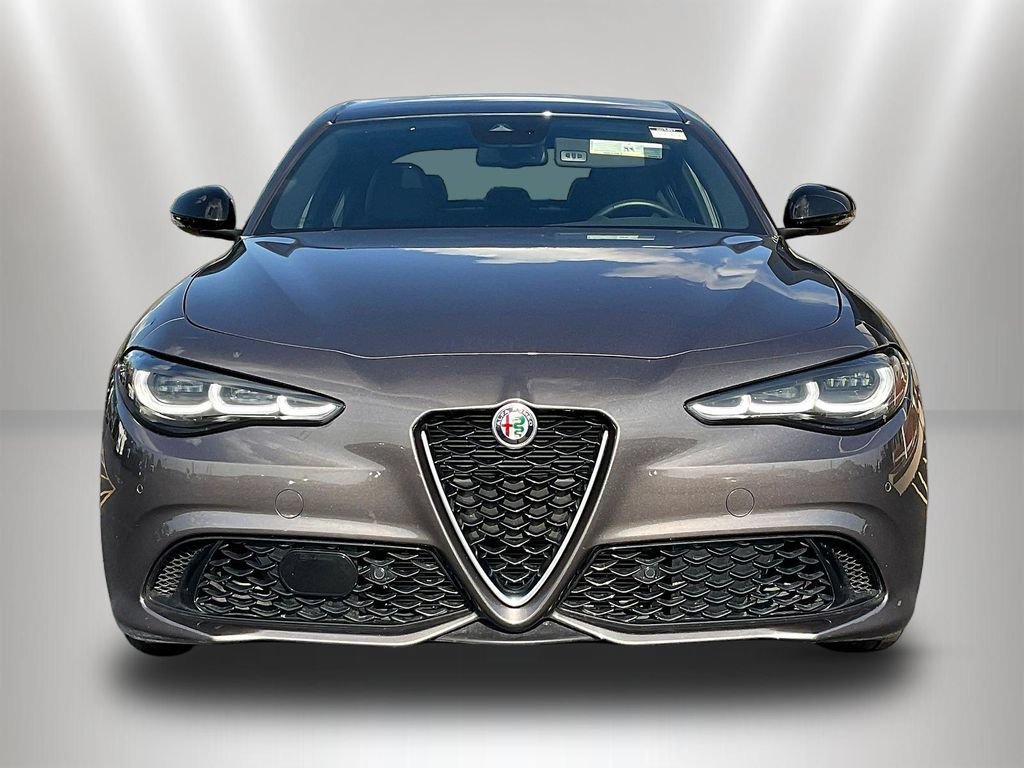 Used 2024 Alfa Romeo Giulia Ti AWD/4WD image 2