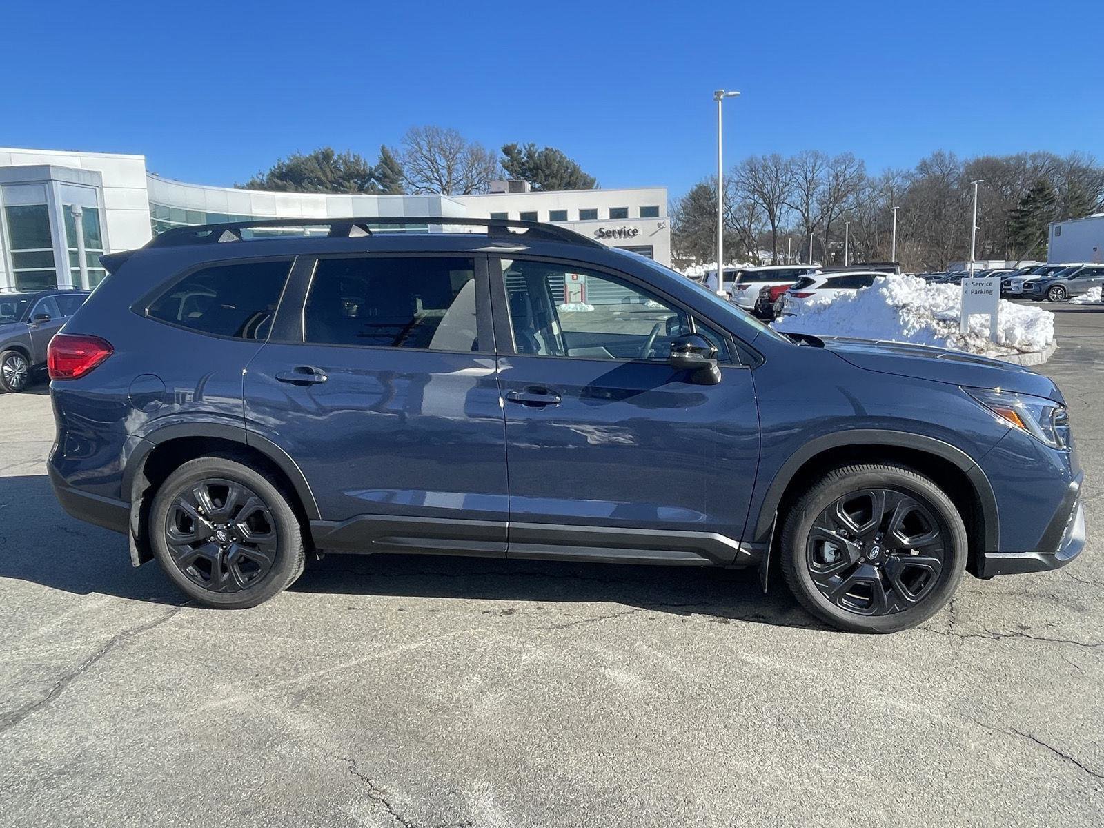 Used 2023 Subaru Ascent Onyx Edition image 2