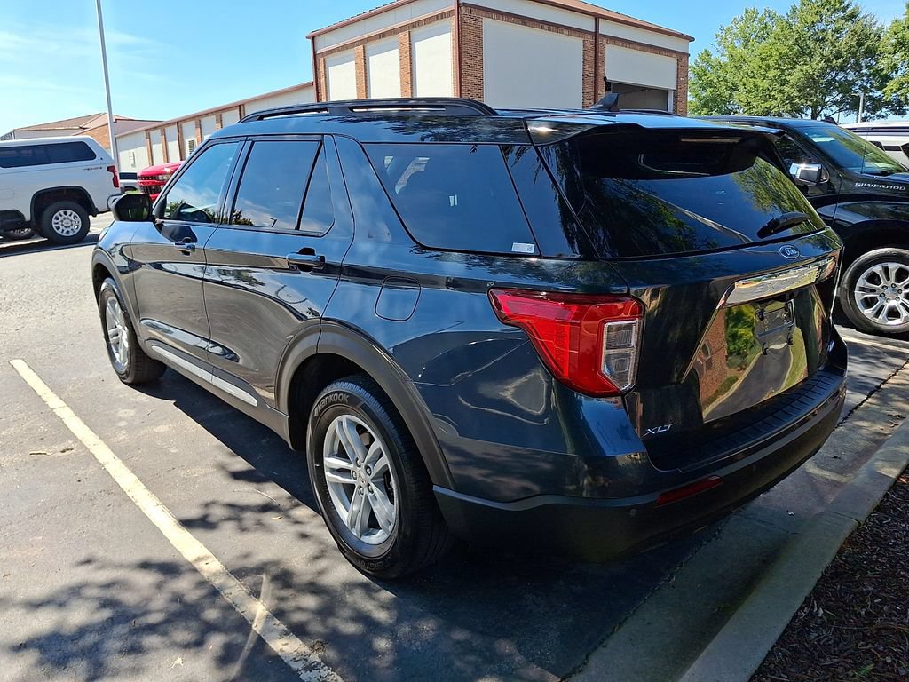 Used 2024 Ford Explorer XLT AWD/4WD image 7
