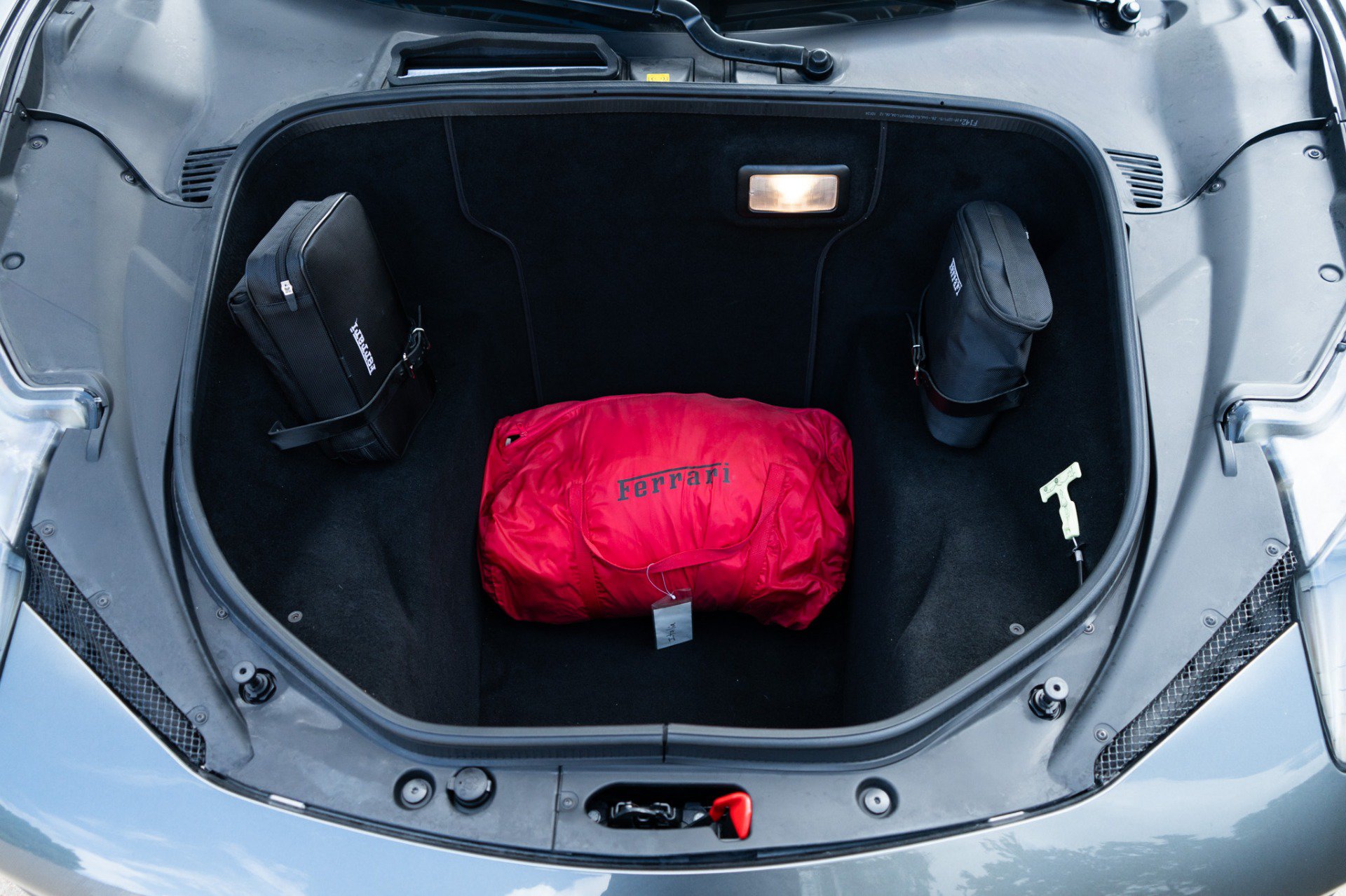 Used 2013 Ferrari 458 Italia Coupe RWD image 39