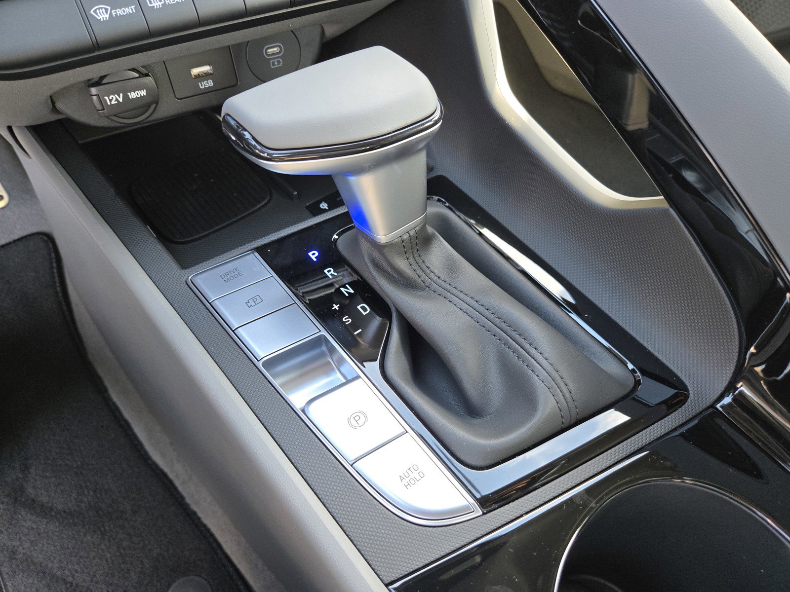 New 2025 Hyundai Elantra SEL image 17