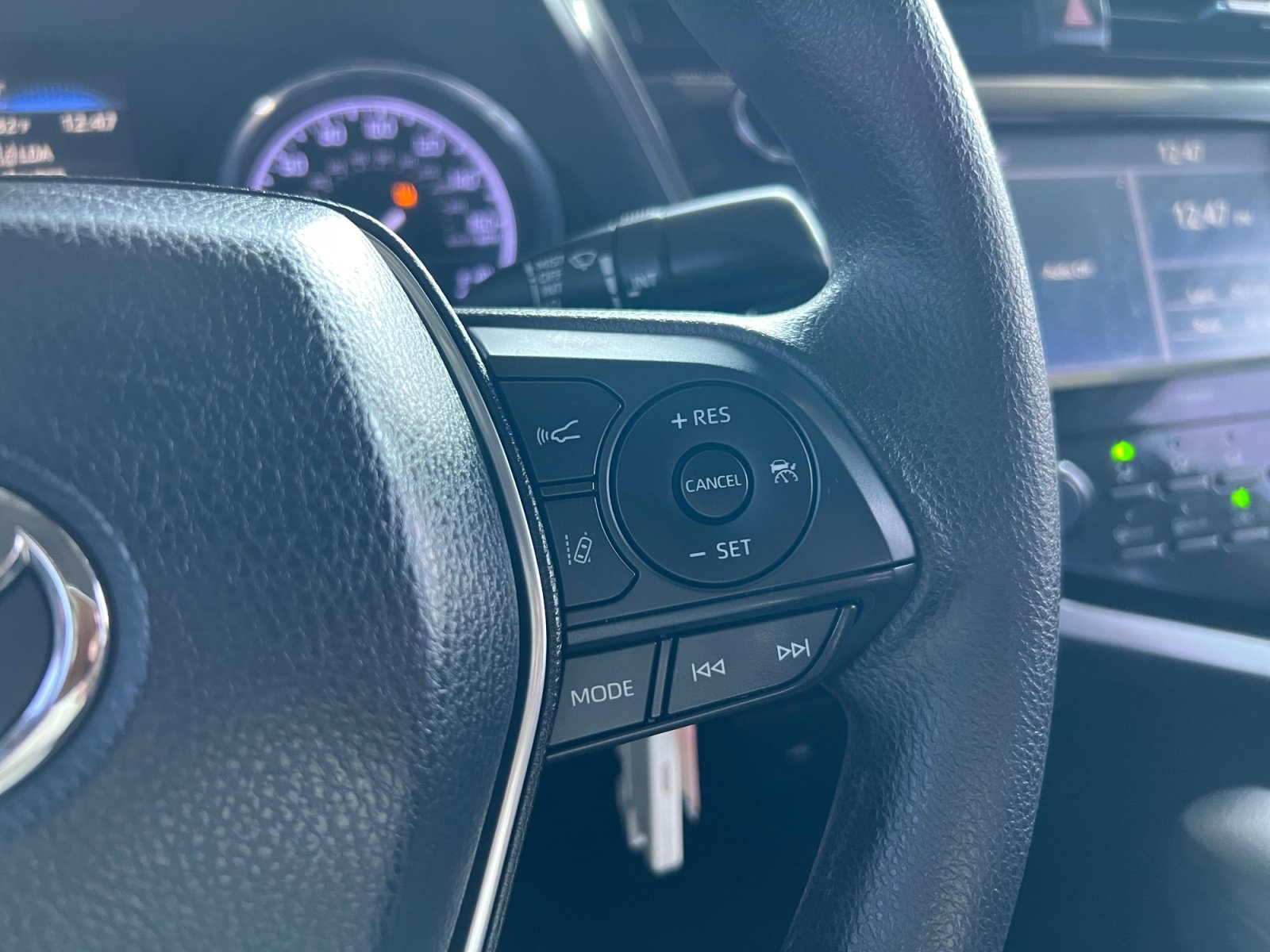 Used 2020 Toyota Camry LE image 18