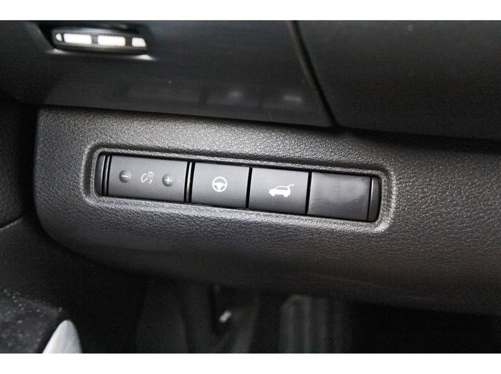 Used 2025 Nissan Pathfinder SL AWD/4WD image 19
