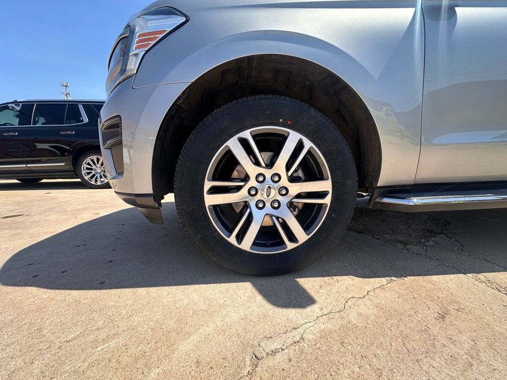 Used 2022 Ford Expedition XLT RWD image 12