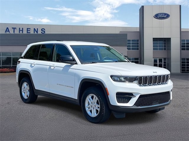 Used 2023 Jeep Grand Cherokee Laredo w/ Luxury Tech Group I