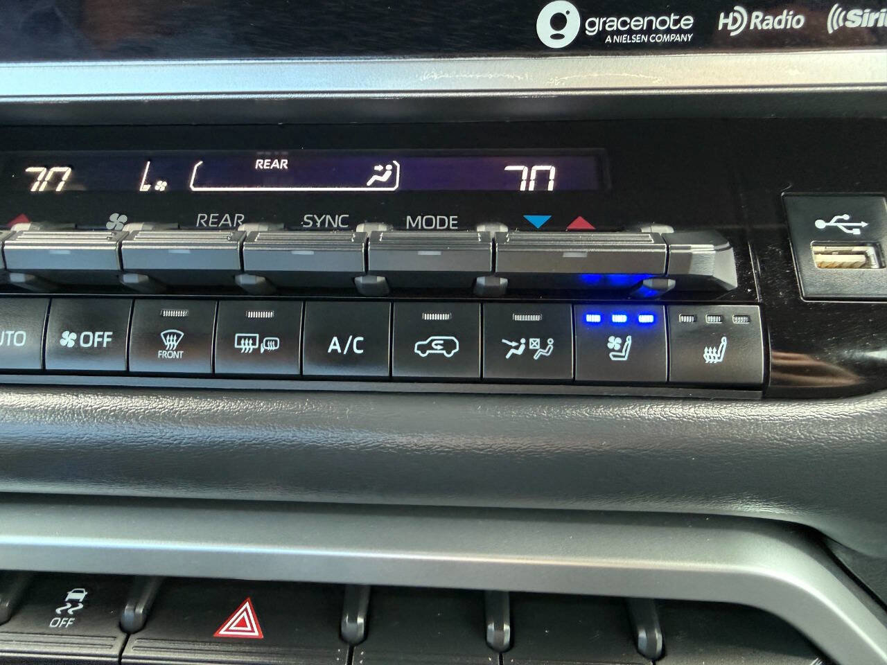 Used 2024 Toyota Sequoia Platinum AWD/4WD image 53