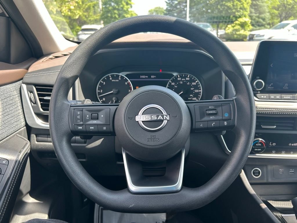 Used 2023 Nissan Rogue SV AWD/4WD image 14