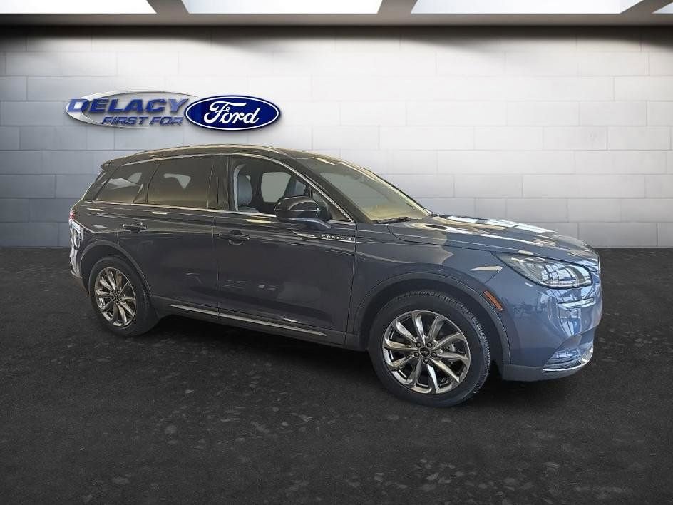 Used 2022 Lincoln Corsair AWD w/ Premium Package image 8