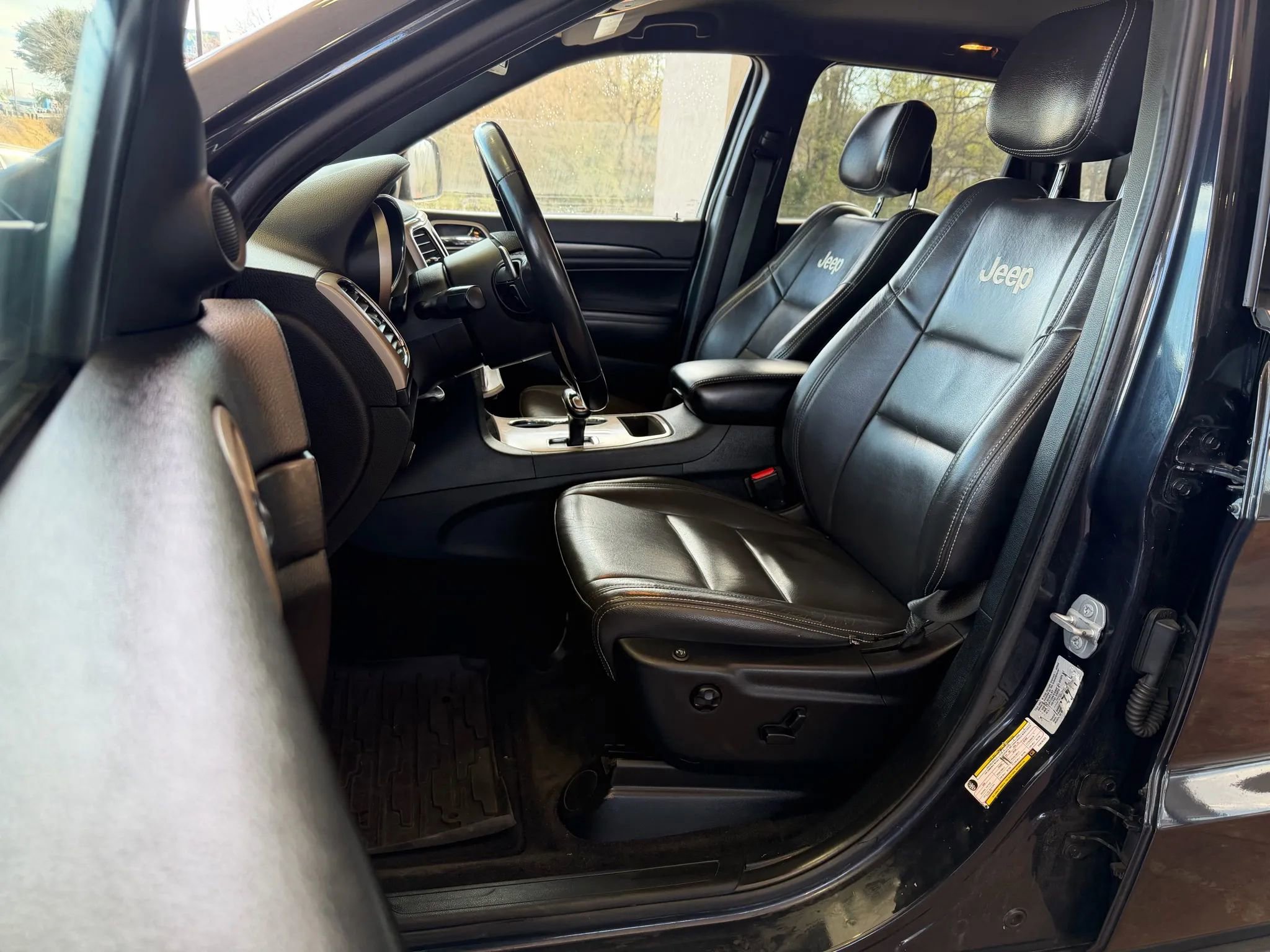 Used 2015 Jeep Grand Cherokee Laredo w/ Quick Order Package 23E image 8