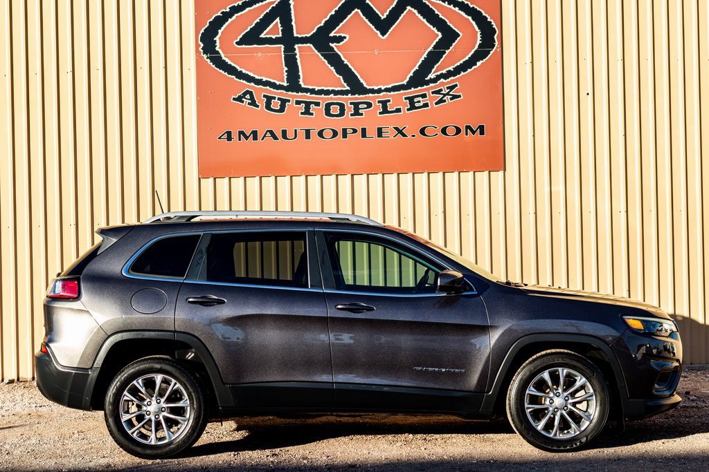 Used 2019 Jeep Cherokee Latitude Plus image 2