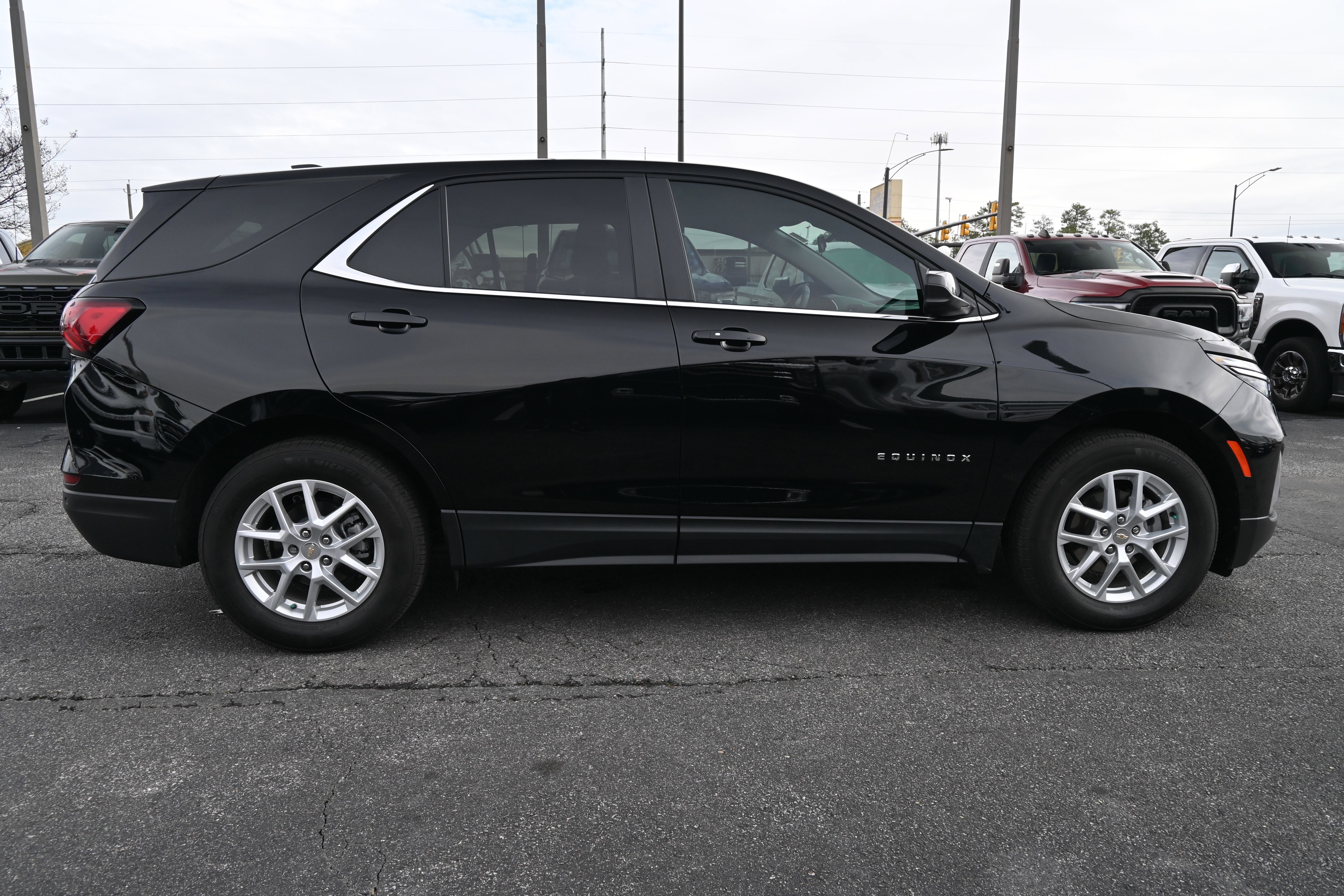Used 2024 Chevrolet Equinox LT image 11