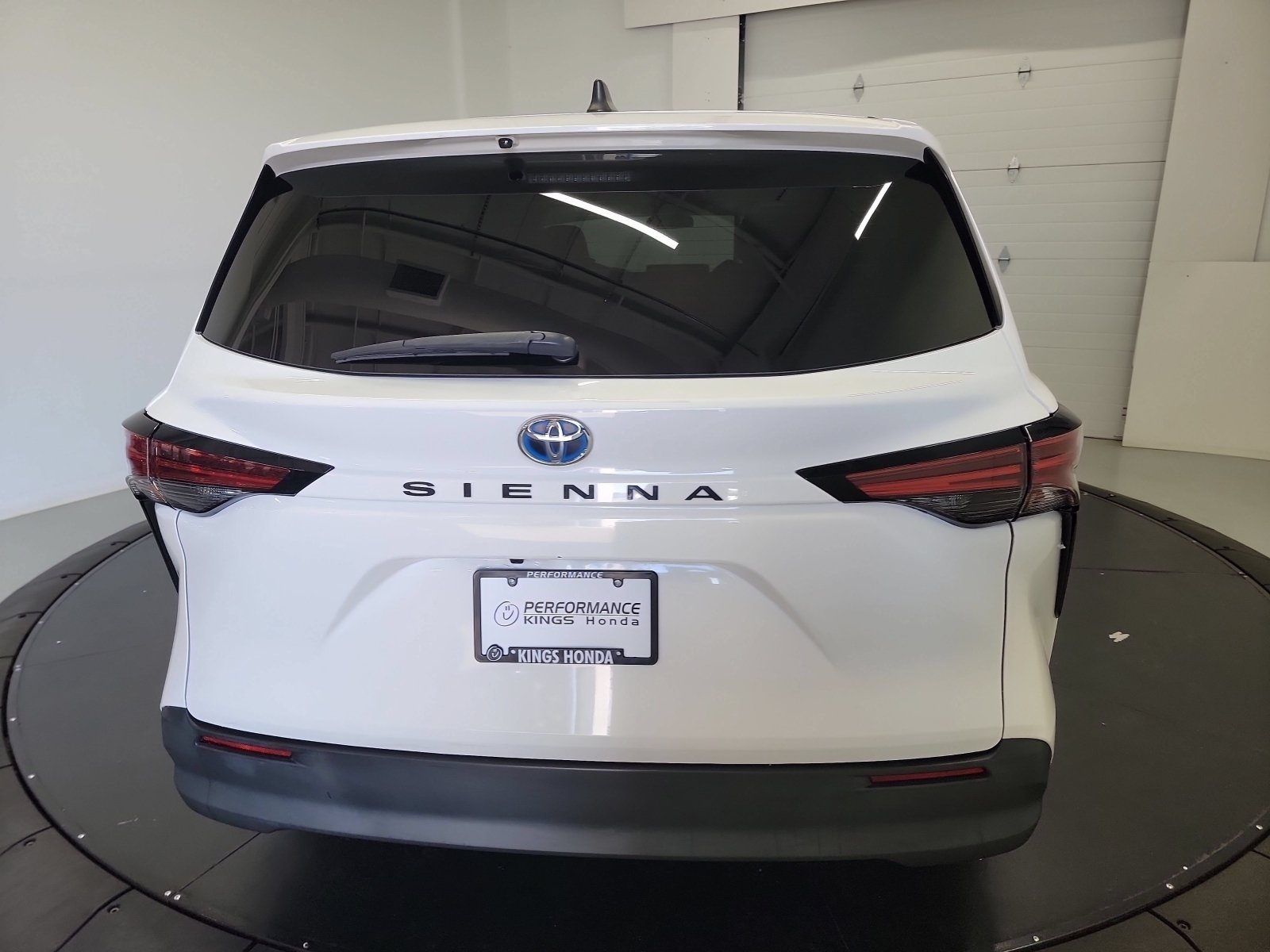 Used 2021 Toyota Sienna LE FWD image 8
