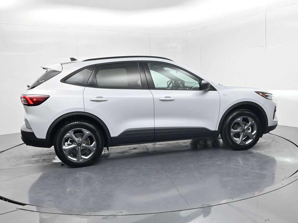 Used 2025 Ford Escape ST-Line AWD/4WD image 8