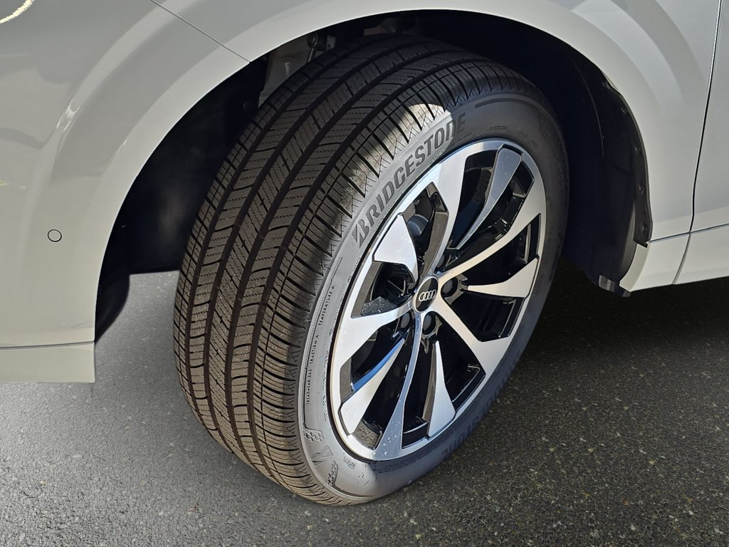 New 2026 Audi Q3 quattro 2.0T AWD/4WD image 33