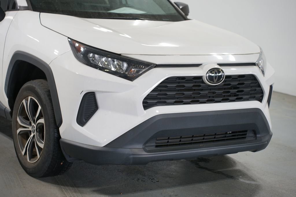Certified 2022 Toyota RAV4 LE image 4