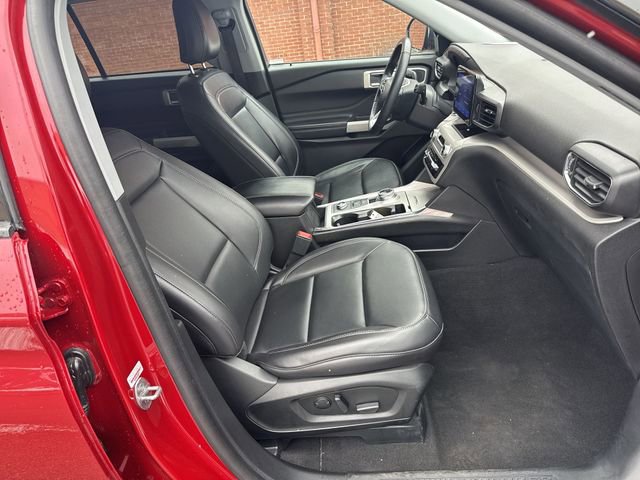 Used 2023 Ford Explorer XLT w/ Equipment Group 202A image 27