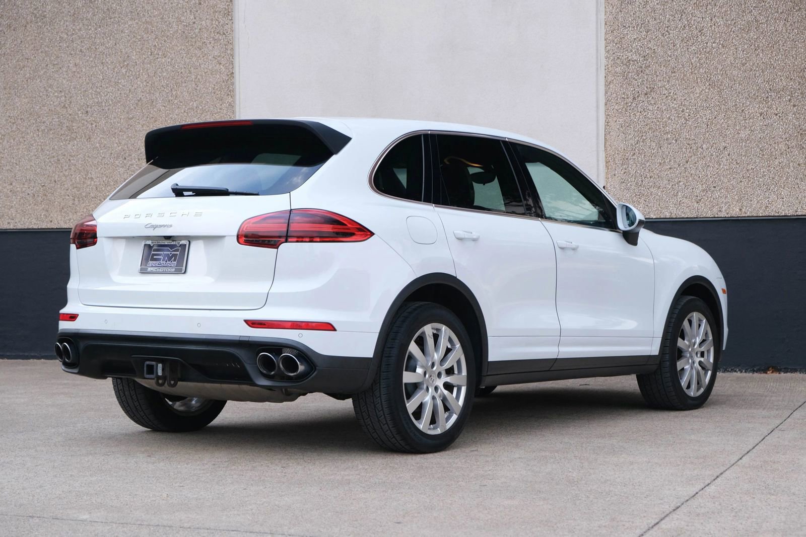 Used 2016 Porsche Cayenne Sport Utility 4D image 15