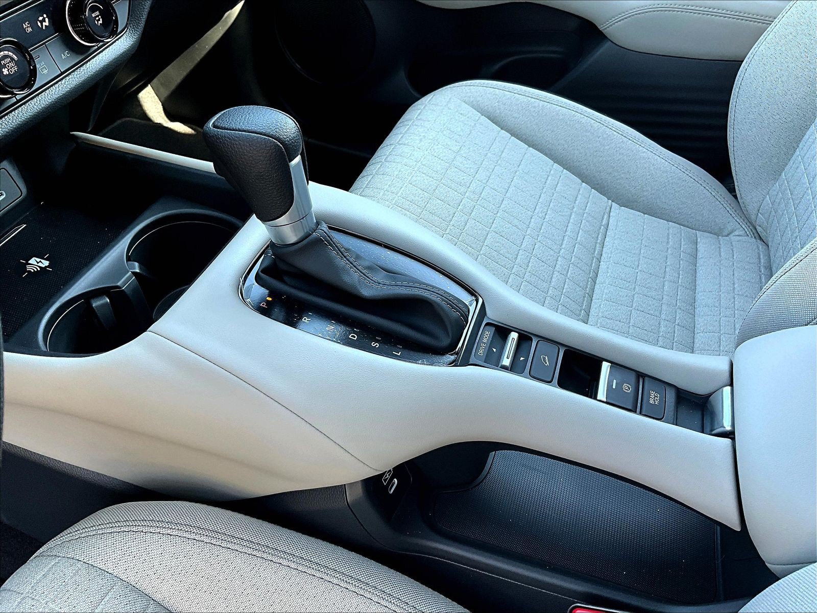 Certified 2027 Honda HR-V LX image 18