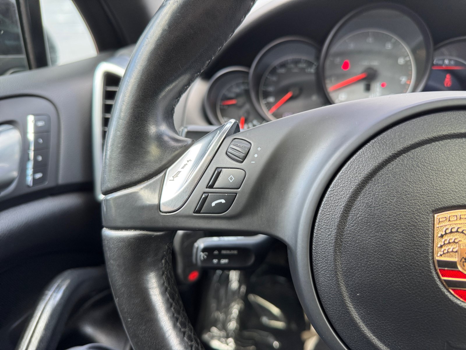 Used 2012 Porsche Cayenne S AWD/4WD image 27