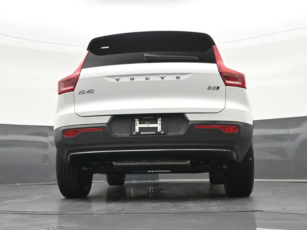 New 2026 Volvo XC40 B5 Plus w/ Climate Package AWD/4WD image 24