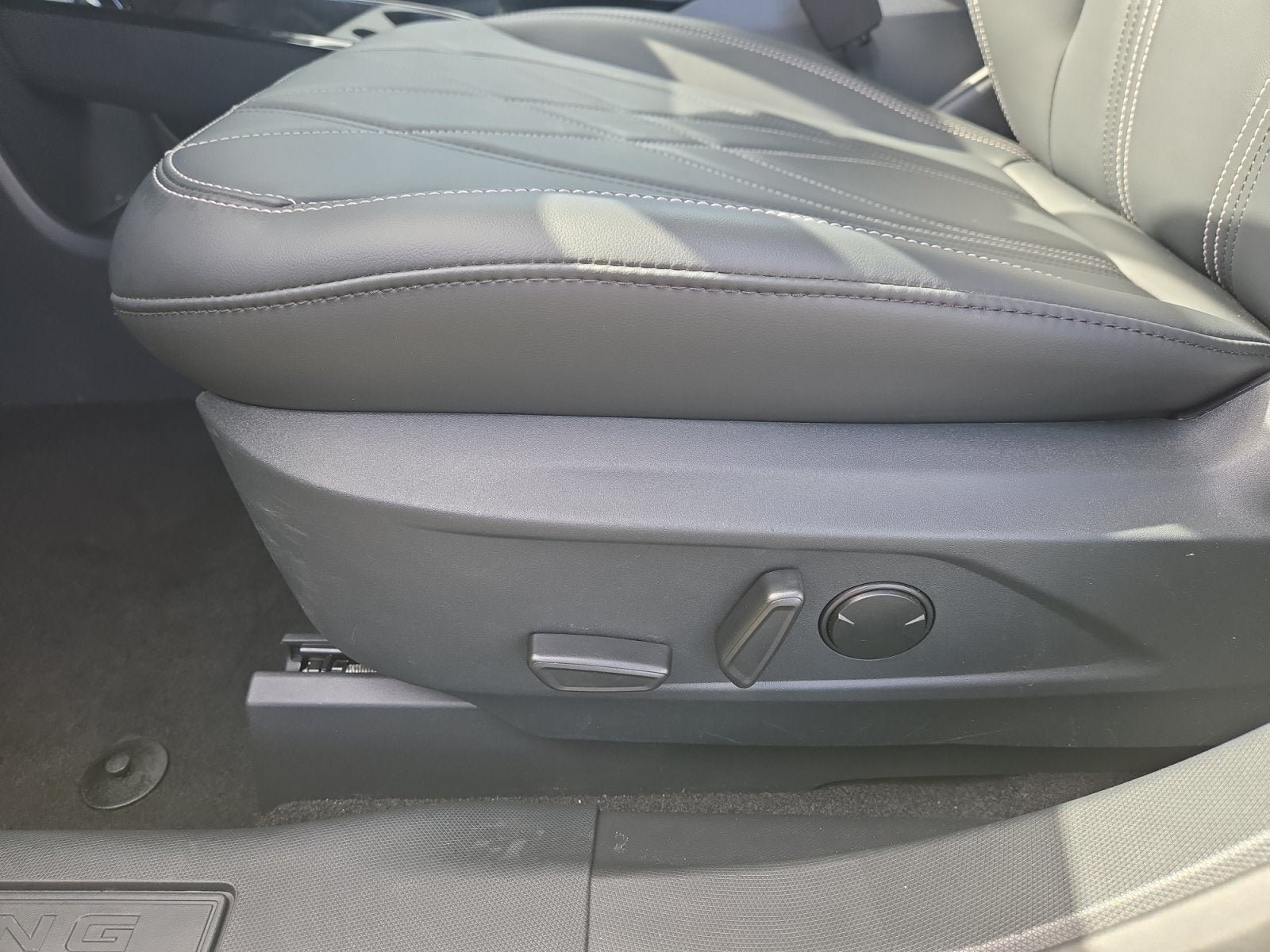 Used 2025 Ford Mustang Mach-E Select RWD image 12