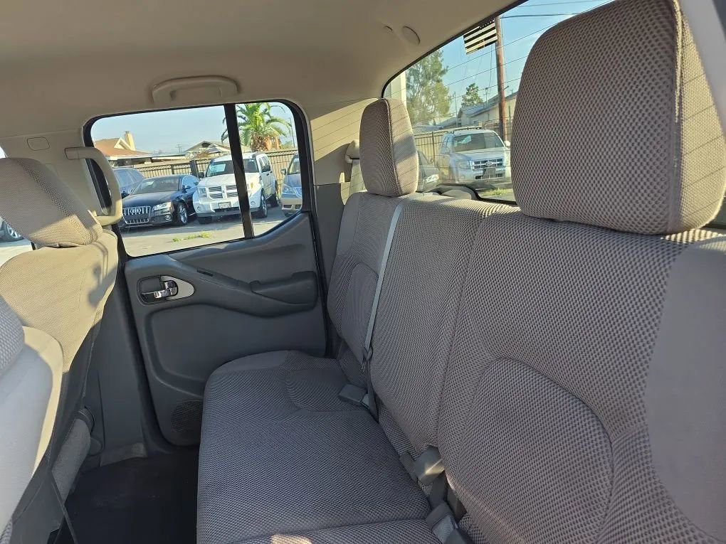 Used 2013 Nissan Frontier SV RWD image 24