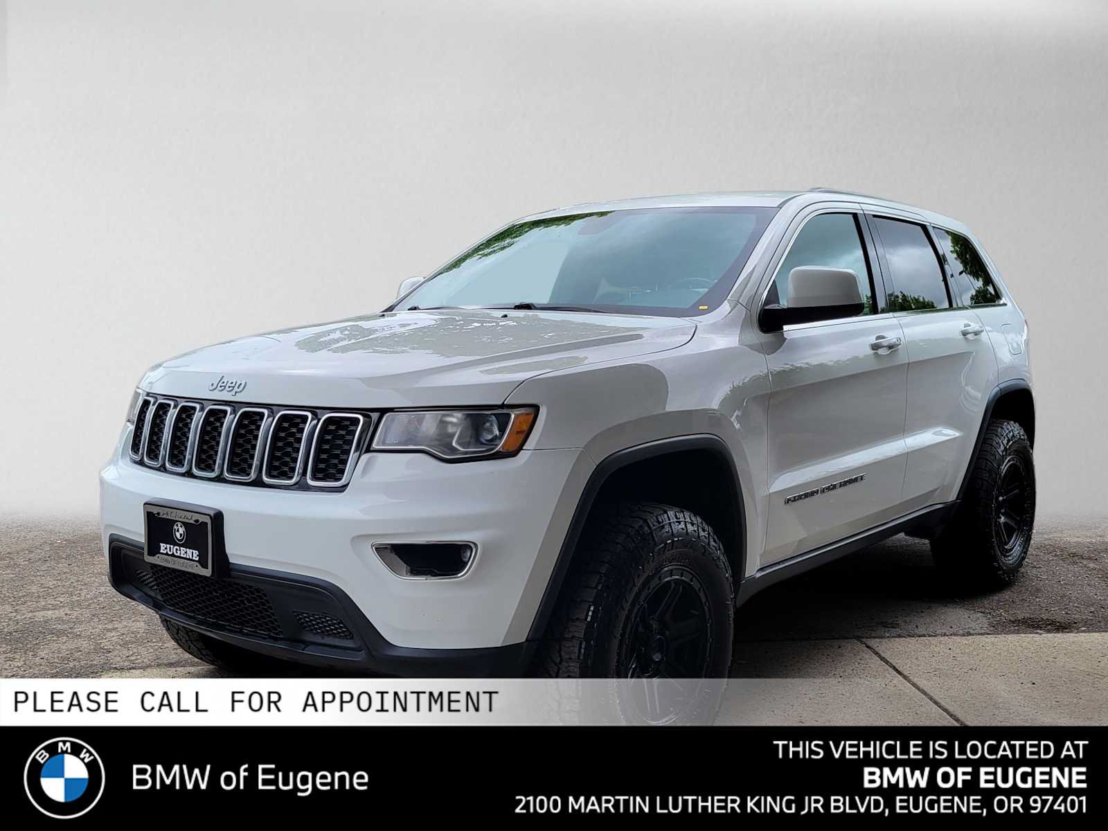 Used 2017 Jeep Grand Cherokee Laredo AWD/4WD image 7