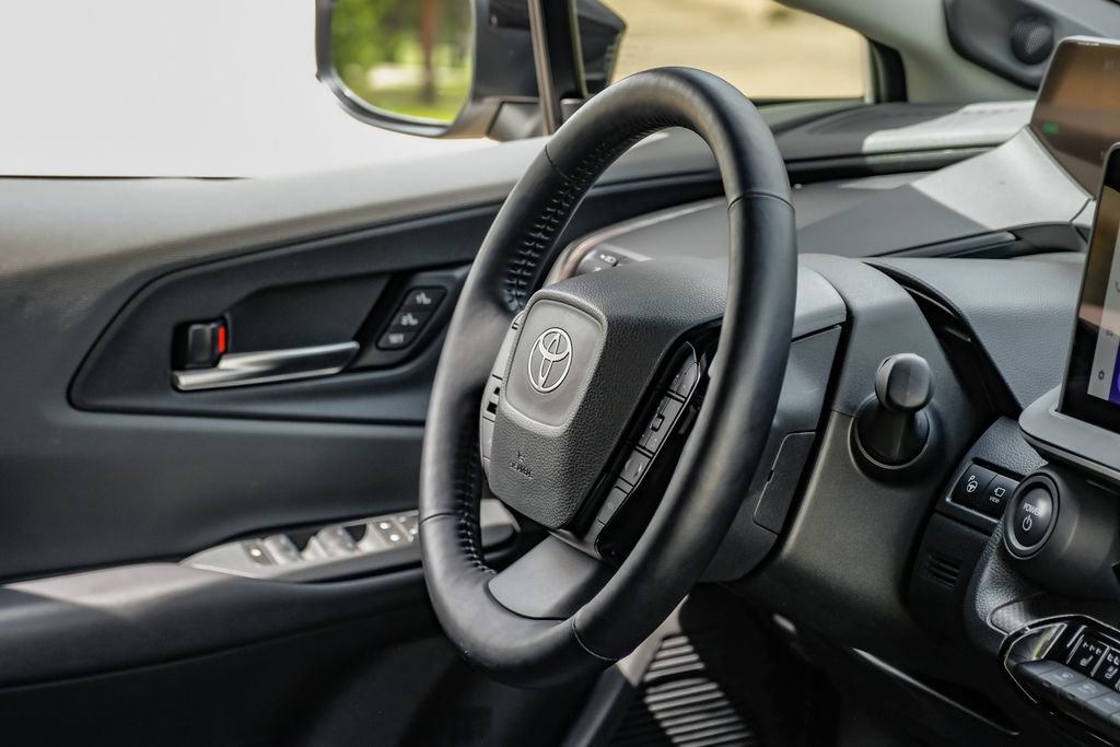 Used 2024 Toyota Prius Limited w/ Limited Premium Package FWD image 17