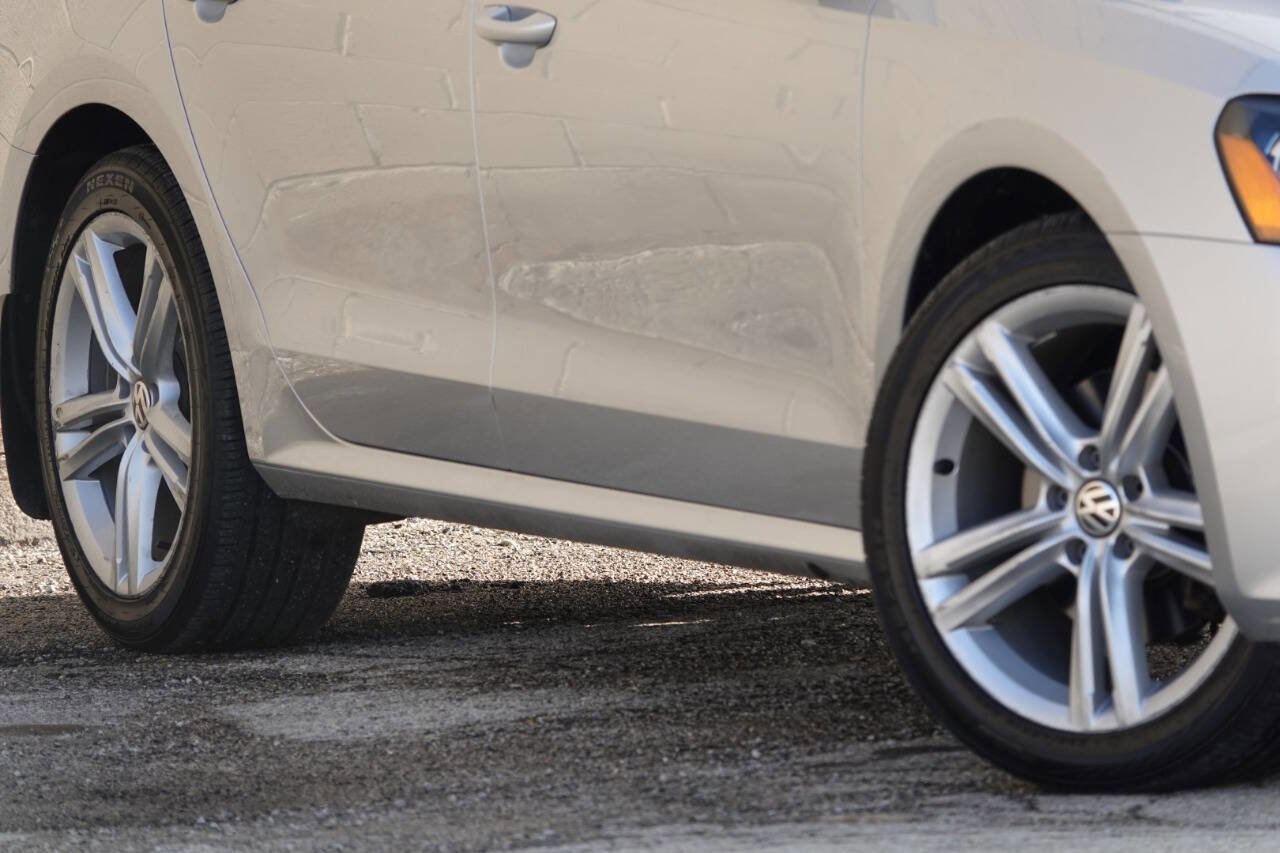 Used 2015 Volkswagen Passat TDI SE FWD image 18