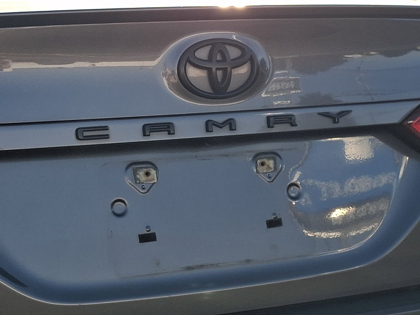 Used 2020 Toyota Camry SE w/ Blackout Package FWD image 29