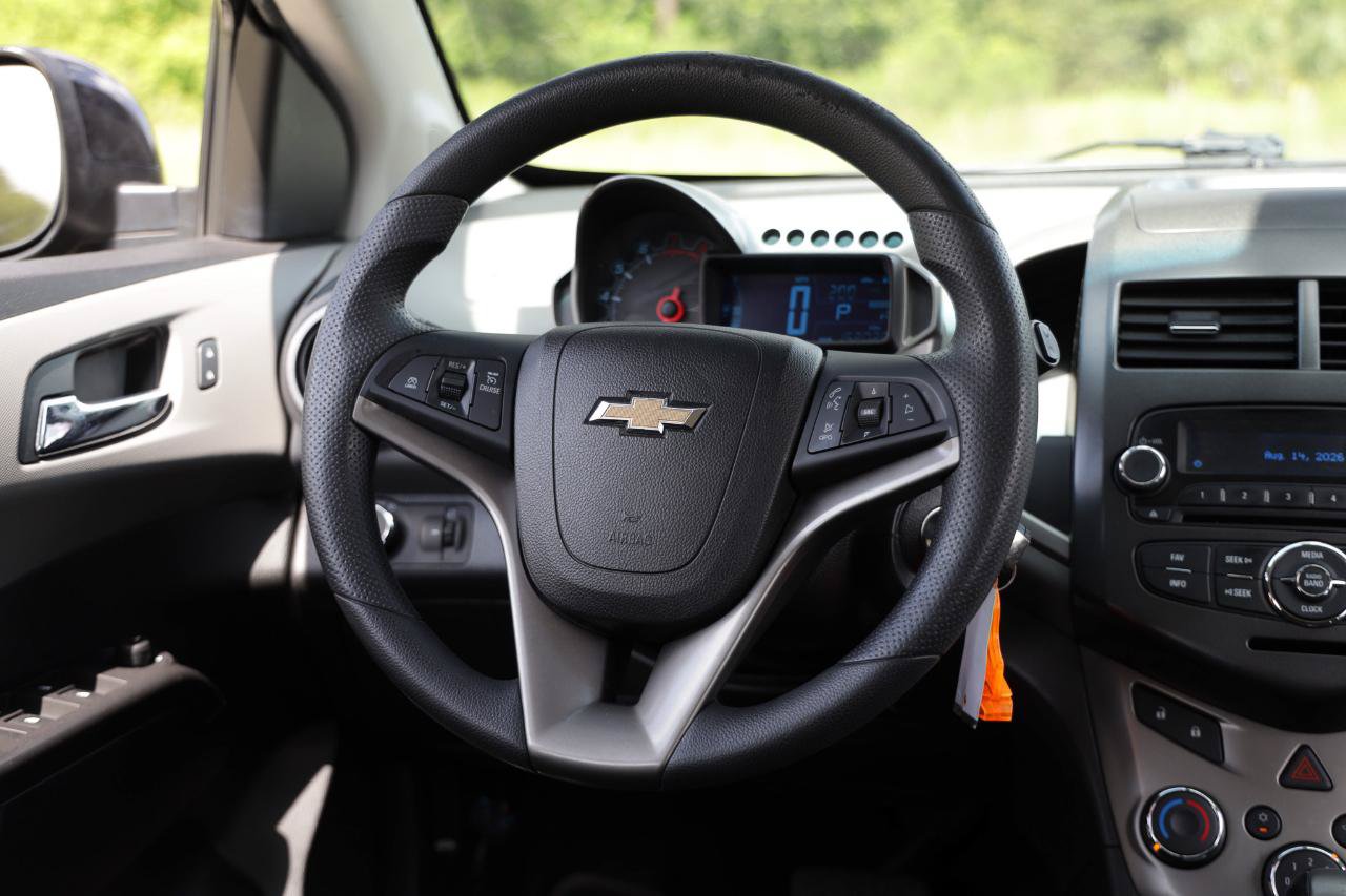 Used 2014 Chevrolet Sonic LT FWD image 27