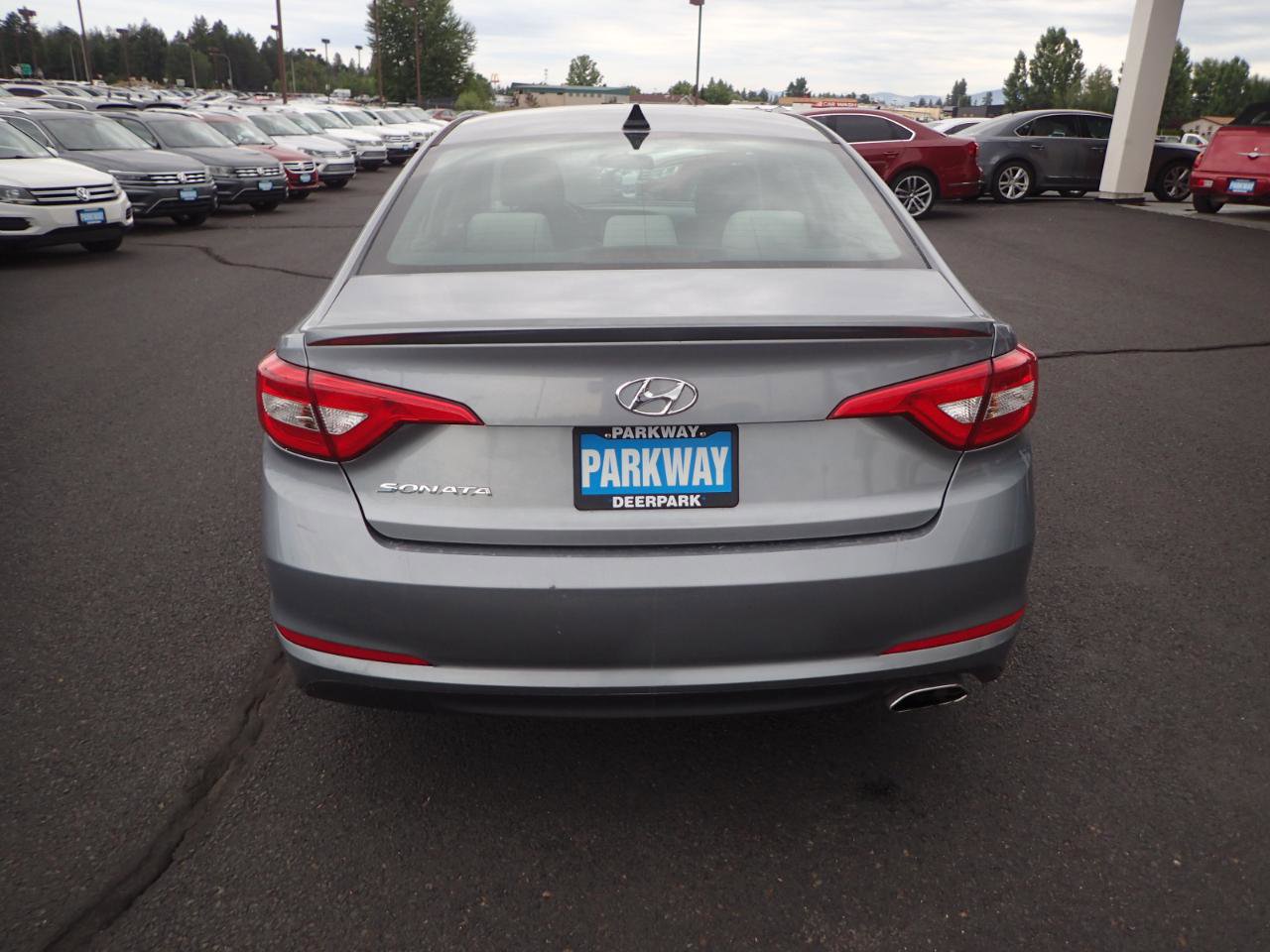 Used 2015 Hyundai Sonata SE FWD image 4