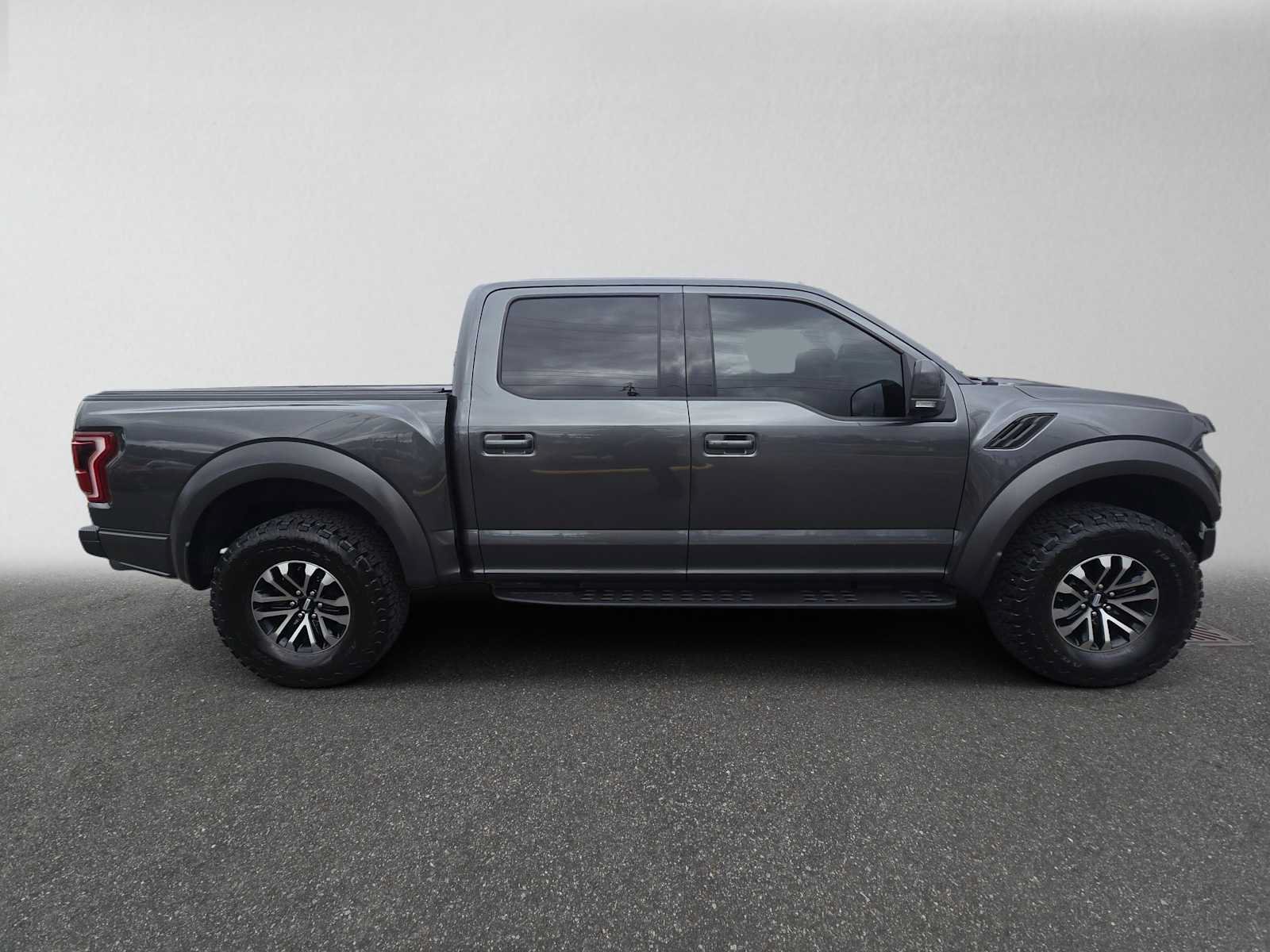 Used 2020 Ford F150 Raptor w/ Equipment Group 802A Luxury AWD/4WD image 2