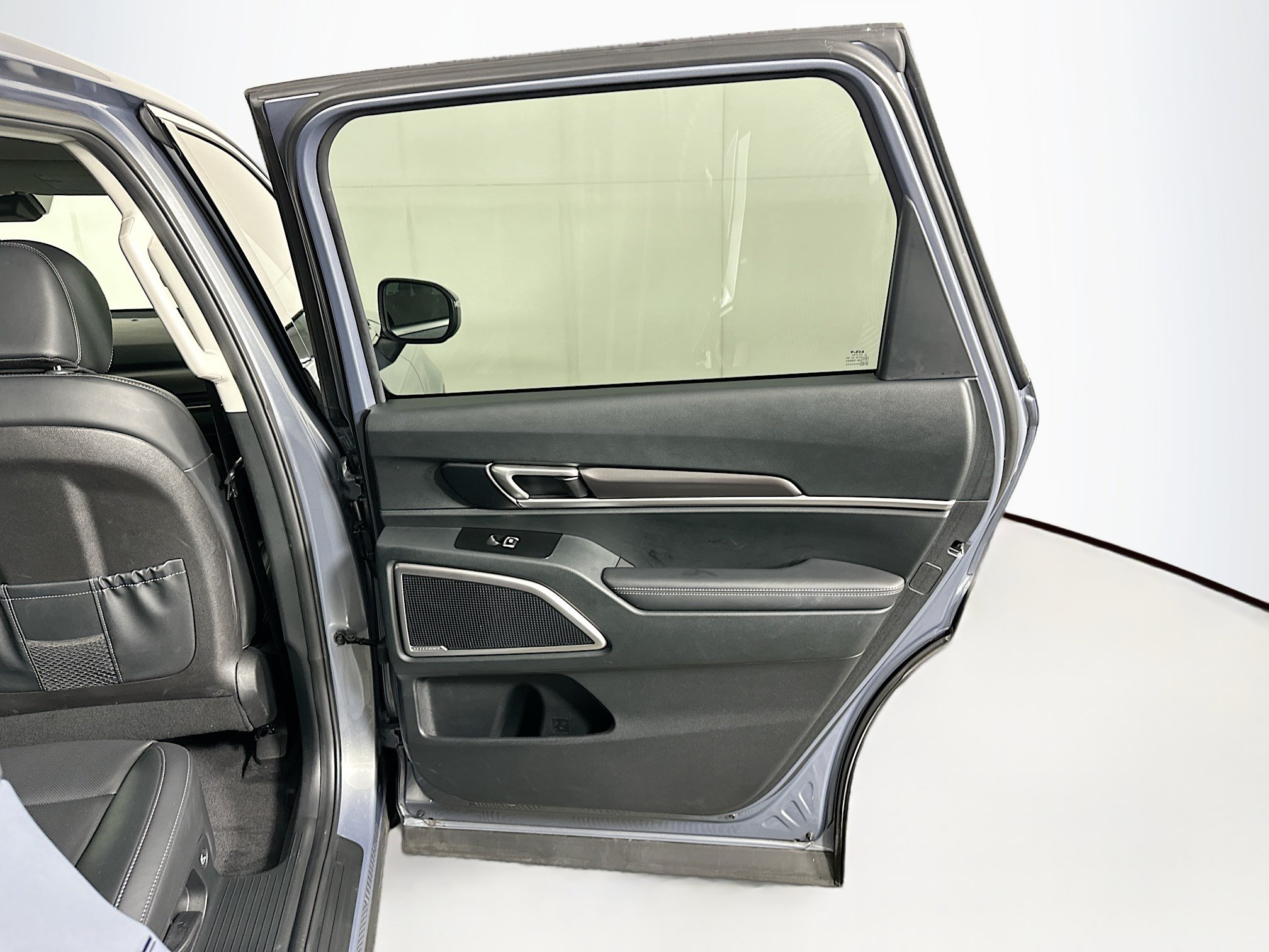 Used 2025 Kia Telluride LX FWD image 31