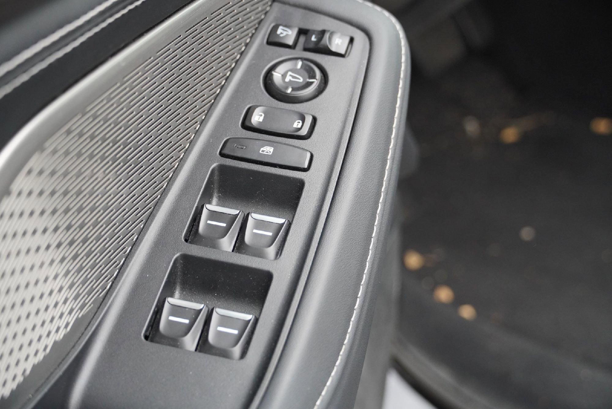 Used 2023 Acura MDX SH-AWD w/ Advance Package image 26