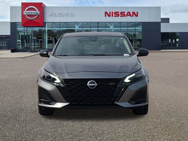 New 2026 Nissan Altima 2.5 SR AWD/4WD image 2