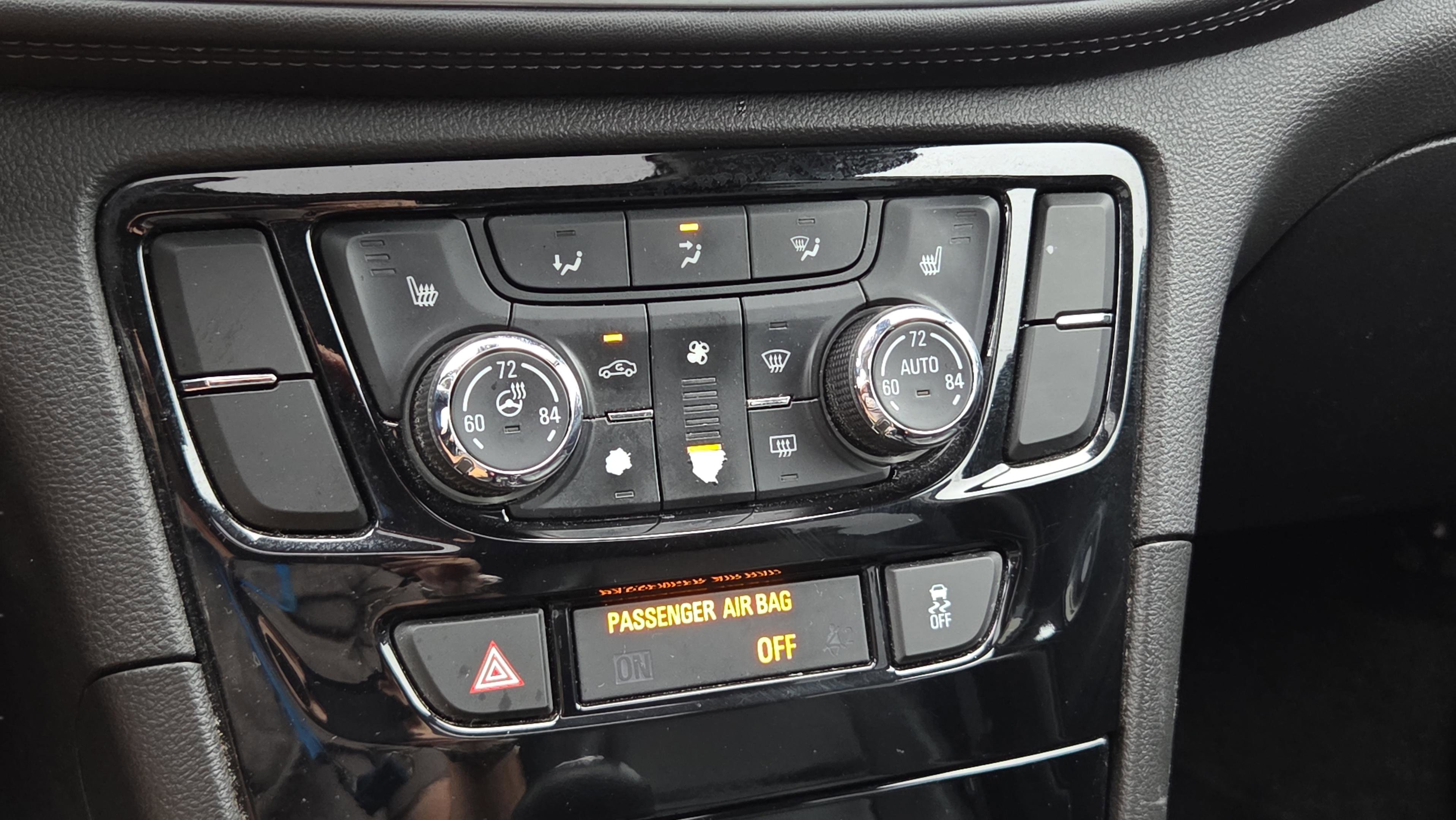 Used 2018 Buick Encore Essence FWD image 22