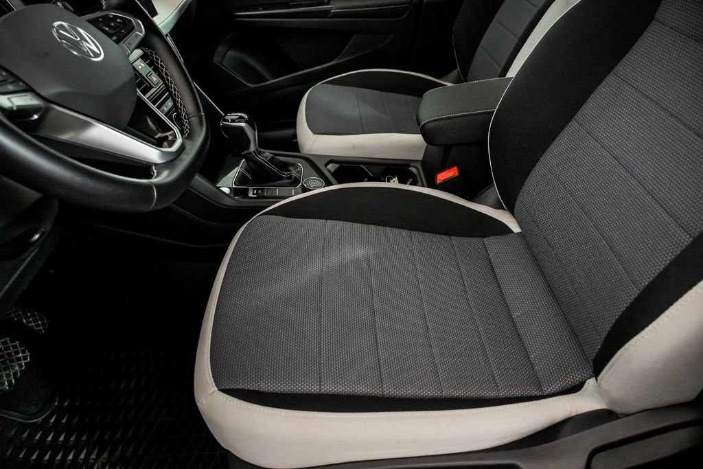 Used 2025 Volkswagen Taos S image 11