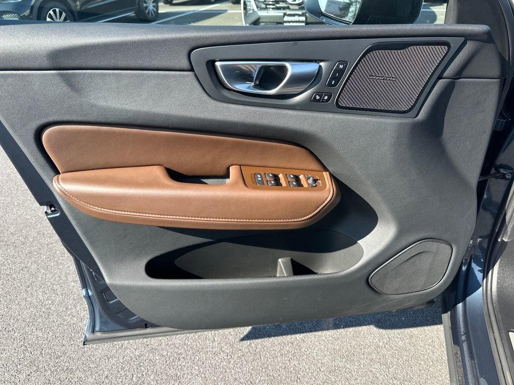 Used 2024 Volvo XC60 B5 Plus w/ Protection Package Premier image 14