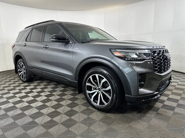 Used 2025 Ford Explorer ST-Line image 2