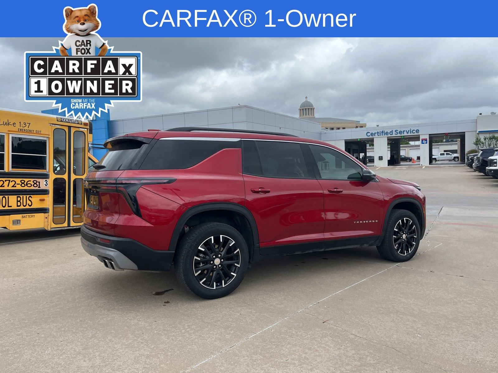 Used 2025 Chevrolet Traverse LT w/ Sun and Wheel Package image 2